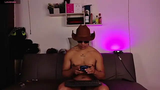 aaron miller97 online show from February 18, 2:18 am