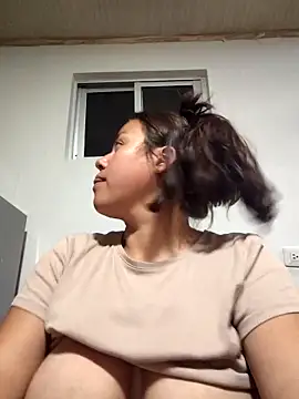 camila-titis online show from March 29, 2:33 am