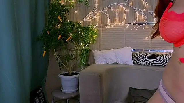 Snapshot of PollyVinice chatting on April 25, 7:00 pm PollyVinice online show from April 25, 7:00 pm