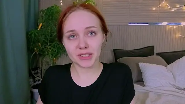 Snapshot of PollyVinice chatting on May 7, 7:52 pm PollyVinice online show from May 7, 7:52 pm