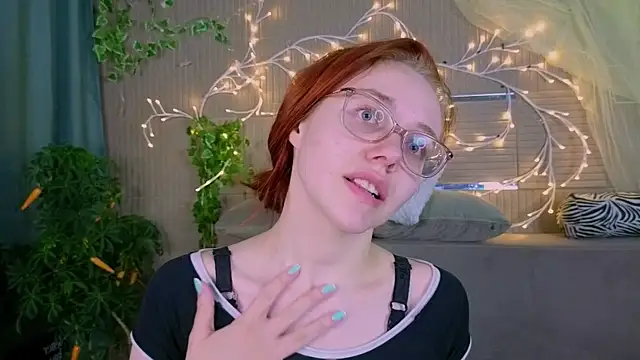 Snapshot of PollyVinice chatting on May 12, 2:58 pm PollyVinice online show from May 12, 2:58 pm