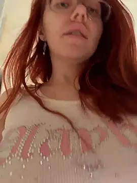 Snapshot of PollyVinice chatting on May 22, 1:28 pm PollyVinice online show from May 22, 1:28 pm