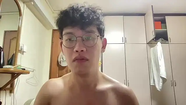 Snapshot of Passionatetwink2 chatting on September 20, 4:52 pm Passionatetwink2 online show from September 20, 4:52 pm