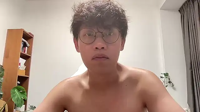 Snapshot of Passionatetwink2 chatting on October 31, 3:24 pm Passionatetwink2 online show from October 31, 3:24 pm