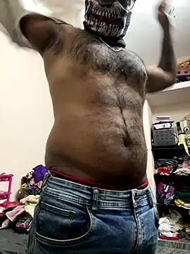 Snapshot of DJLOVE280825 chatting on December 17, 11:11 pm DJLOVE280825 online show from December 17, 11:11 pm