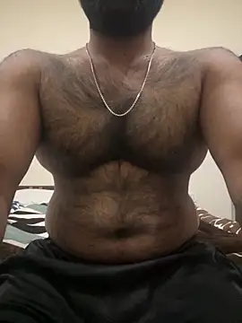 Snapshot of DJLOVE280825 chatting on February 18, 6:42 am DJLOVE280825 online show from February 18, 6:42 am