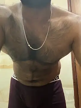 Snapshot of DJLOVE280825 chatting on April 3, 9:46 pm DJLOVE280825 online show from April 3, 9:46 pm