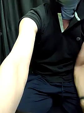 Snapshot of chocolate_alone chatting on January 8, 7:43 am chocolate alone online show from January 8, 7:43 am