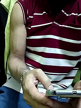 Snapshot of chocolate_alone chatting on February 8, 5:55 am chocolate alone online show from February 8, 5:55 am