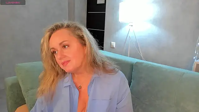 Snapshot of Sky_Kuper chatting on September 27, 12:15 am Sky Kuper online show from September 27, 12:15 am