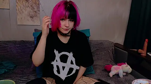 Snapshot of KikiMoor chatting on September 22, 5:20 am KikiMoor online show from September 22, 5:20 am