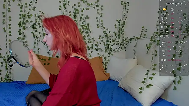 Snapshot of LisaFlames chatting on October 25, 9:06 am LisaFlames online show from October 25, 9:06 am