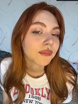 LunaMillie online show from March 10, 9:58 am