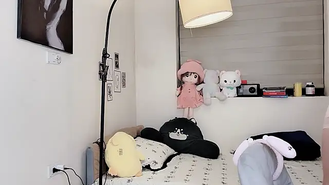 MaiLiiil online show from December 17, 2:45 pm