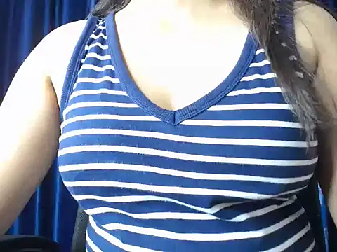 Snapshot of Roxy_02 chatting on September 12, 9:20 am Roxy 02 online show from September 12, 9:20 am
