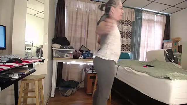 ANALTRAINING4U2 online show from February 19, 4:00 pm