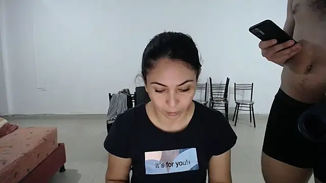 Snapshot of yohacriss chatting on October 30, 5:31 am yohacriss online show from October 30, 5:31 am