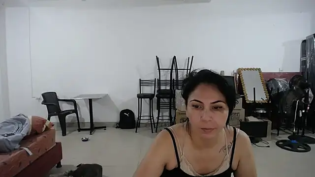 Snapshot of yohacriss chatting on November 1, 4:58 am yohacriss online show from November 1, 4:58 am