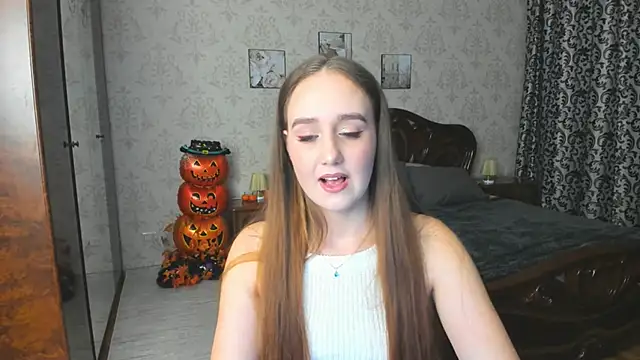 SabrinaCandi online show from November 1, 8:00 pm