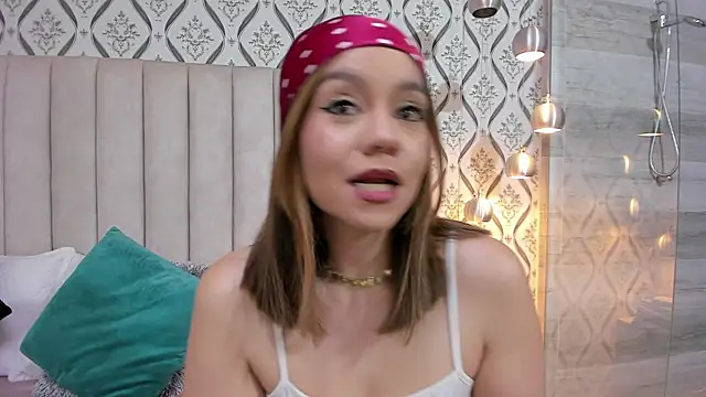 Sky Junne online show from October 3, 6:49 pm