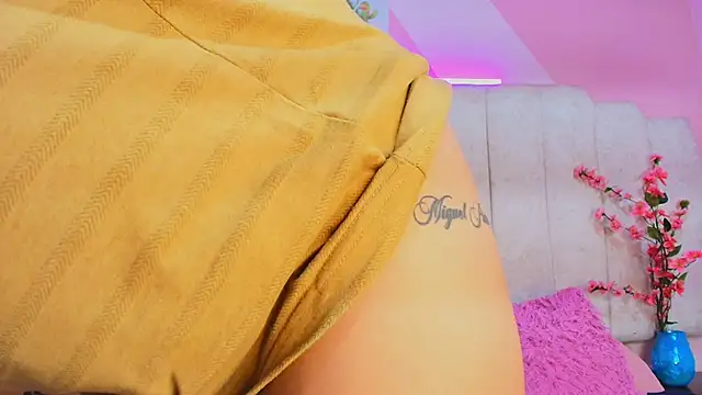 Snapshot of Emma_Carteer chatting on September 13, 11:37 pm Emma Carteer online show from September 13, 11:37 pm