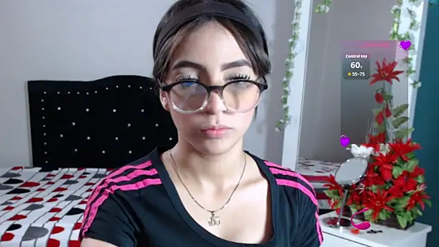 Snapshot of Coraline_Playful chatting on September 19, 7:14 pm Coraline Playful online show from September 19, 7:14 pm