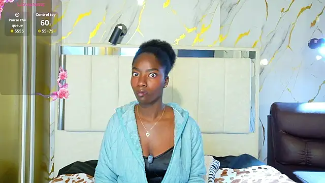 Snapshot of katia_green1 chatting on March 12, 12:33 pm katia green1 online show from March 12, 12:33 pm