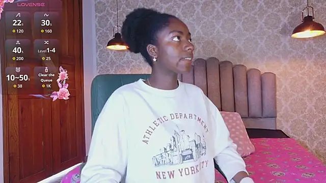 Snapshot of katia_green1 chatting on March 28, 12:05 pm katia green1 online show from March 28, 12:05 pm