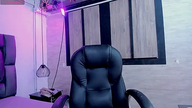 Snapshot of AfroditaLeclair chatting on September 13, 1:55 pm AfroditaLeclair online show from September 13, 1:55 pm