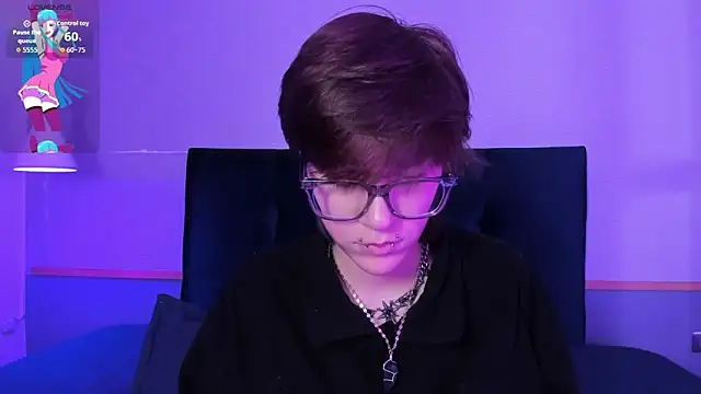 Snapshot of Tsuki_Maru chatting on March 1, 10:45 pm Tsuki Maru online show from March 1, 10:45 pm