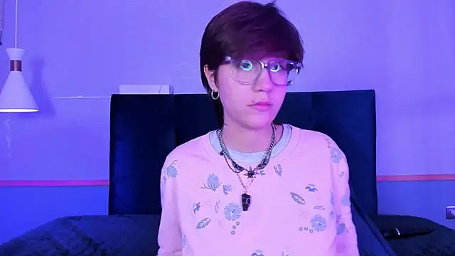 Snapshot of Tsuki_Maru chatting on March 3, 8:42 am Tsuki Maru online show from March 3, 8:42 am