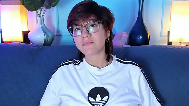 Snapshot of Tsuki_Maru chatting on March 31, 8:09 pm Tsuki Maru online show from March 31, 8:09 pm