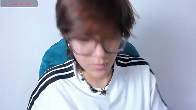 Snapshot of Tsuki_Maru chatting on April 5, 7:22 pm Tsuki Maru online show from April 5, 7:22 pm