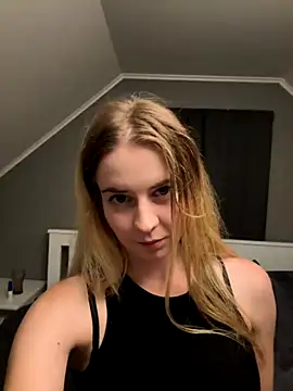 Snapshot of ellieen chatting on October 11, 9:24 pm ellieen online show from October 11, 9:24 pm