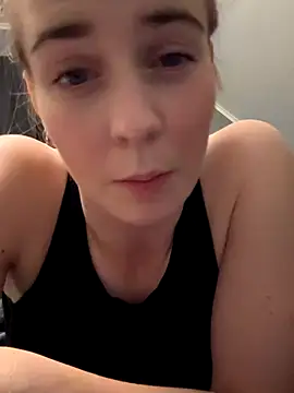 Snapshot of ellieen chatting on October 26, 9:42 pm ellieen online show from October 26, 9:42 pm