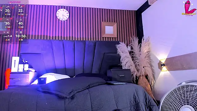 Snapshot of BritanyBrown_ chatting on June 23, 5:16 am BritanyBrown online show from June 23, 5:16 am