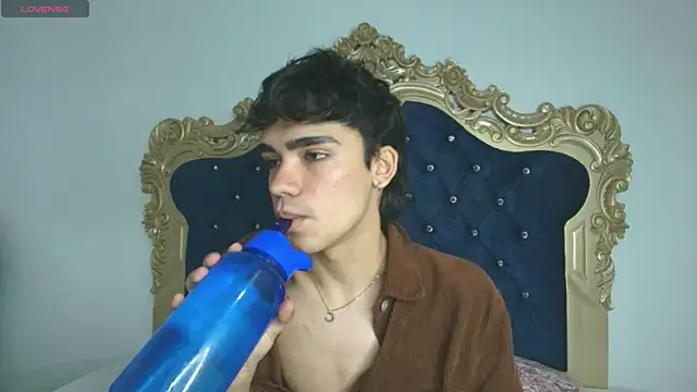 JoeCollins  online show from October 23, 9:13 pm