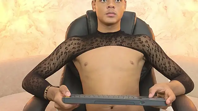 Valentino Thompson online show from September 11, 7:58 pm