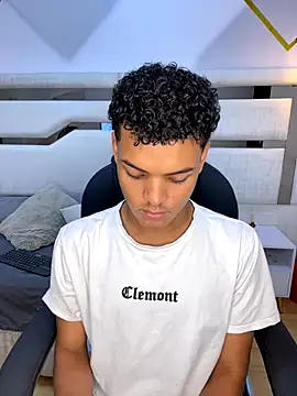 Valentino Thompson online show from September 14, 6:29 pm