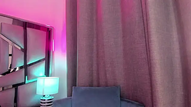 Snapshot of _valeria_saenz_ chatting on July 3, 3:02 am valeria saenz online show from July 3, 3:02 am