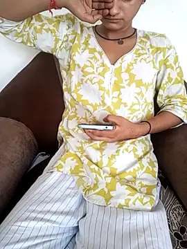 Snapshot of Student_girl2 chatting on September 26, 3:10 am Student girl2 online show from September 26, 3:10 am