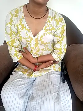 Snapshot of Student_girl2 chatting on September 27, 3:22 am Student girl2 online show from September 27, 3:22 am