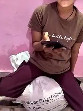 Snapshot of Student_girl2 chatting on October 30, 5:42 am Student girl2 online show from October 30, 5:42 am