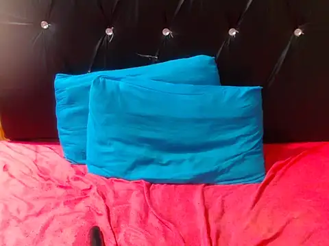 BeverlyQueen14 online show from October 4, 6:11 am