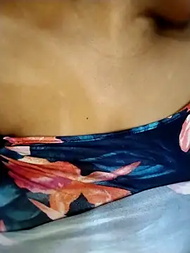 BeverlyQueen14 online show from December 14, 11:15 am