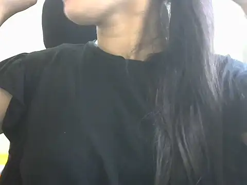 Snapshot of SexyNeylar chatting on January 15, 2:21 pm SexyNeylar online show from January 15, 2:21 pm