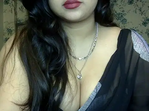 priyaverma00 online show from February 3, 6:13 pm