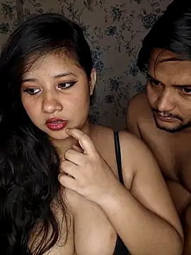 priyaverma00 online show from May 7, 12:27 am