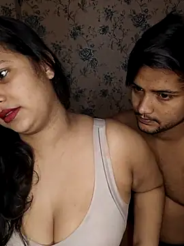 priyaverma00 online show from May 16, 9:46 pm