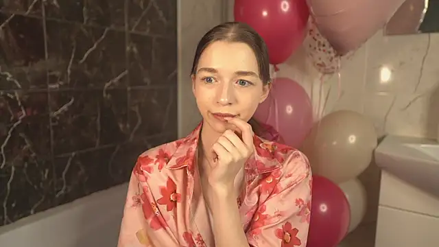 RoxieBolich online show from October 17, 2:41 pm